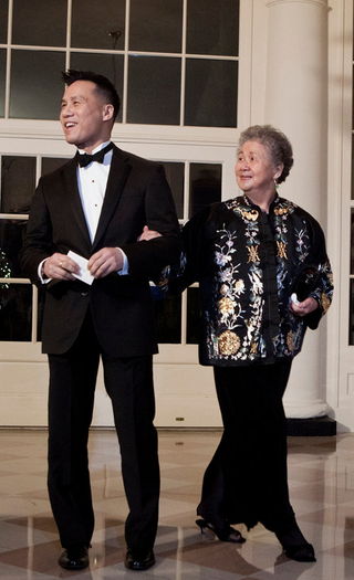 Illustration for article titled When Going To A White House State Dinner, Show Some Leg